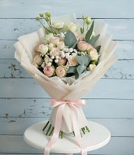 Букет цветов из:  Розы и Лизиантусы в Зайцеве