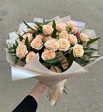 Букет Кремовые розы Латте в Зайцеве