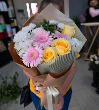 Букет цветов из:  Герберы, Розы и Хризантемы в Зайцеве