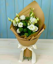 Букет цветов из:  Хризантемы и Лизиантусы в Зайцеве