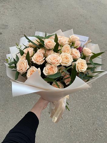 Букет Кремовые розы Латте в Зайцеве